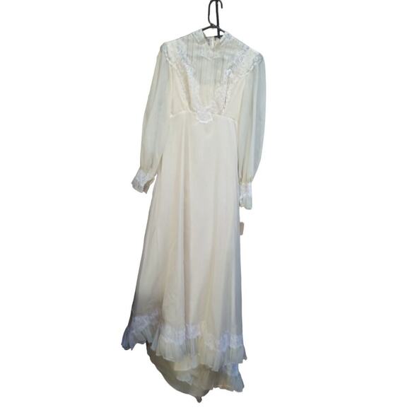Vintage 1970s NWT ILGWU Ivory Wedding Dress Empire Waist Train Lace Fit As 4 - Picture 3 of 16